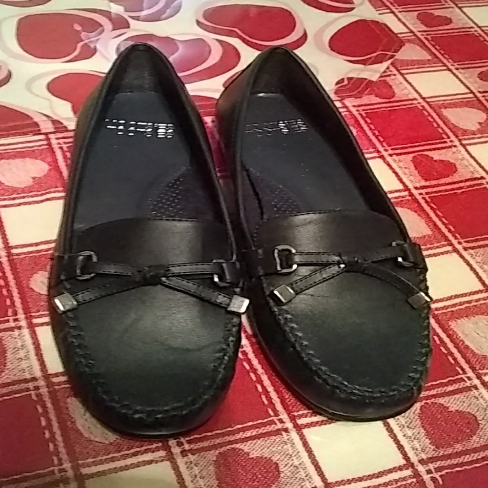 Mootsies Tootsies Navy Blue Loafers